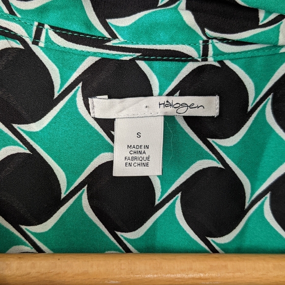 Halogen sleeveless top - Picture 4 of 7